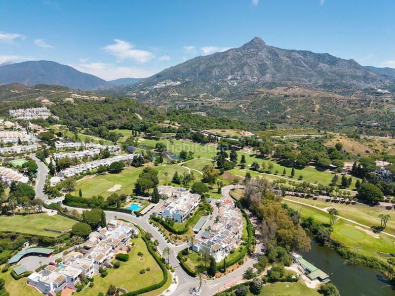 Foto e1570361-7ffd-43ee-939e-17c84553aba7. Casa a schiera con riscaldamento piscina in Aloha Marbella