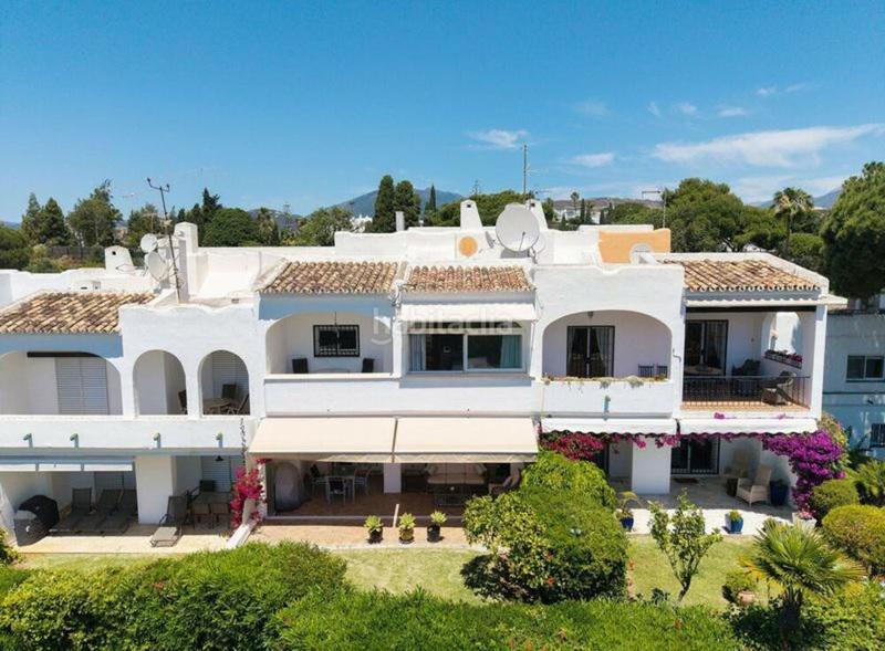 Foto 2a90e218-eeaa-445b-9309-e2eee2261f35. Reihenhaus mit heizung pool in Aloha Marbella