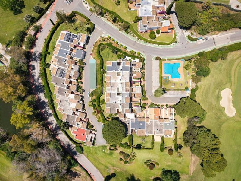 Foto db52a57b-4d00-4051-af50-e31e6d89069e. Reihenhaus mit heizung pool in Aloha Marbella