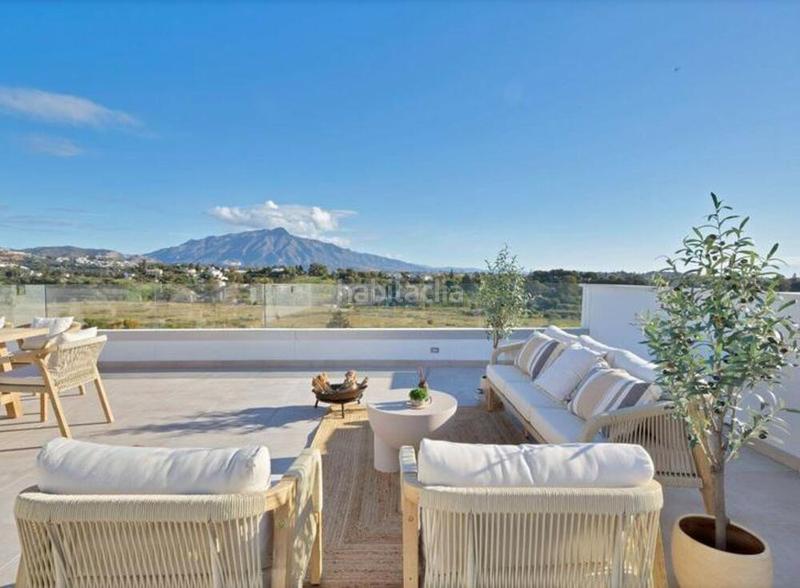 Foto 5e6b5340-b249-48ac-834f-4b711a00e6b8. Attico con parcheggio piscina in Nueva Atalaya Estepona