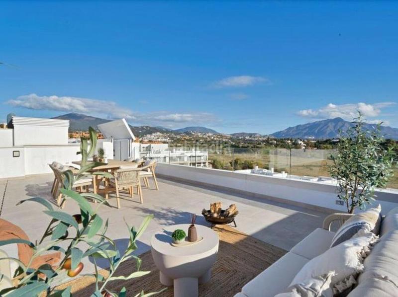 Foto eada36e0-e710-41e0-8519-e0acc9f2ebbd. Attico con parcheggio piscina in Nueva Atalaya Estepona