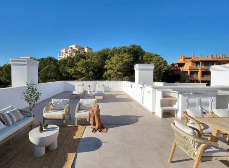 Foto 2b68c450-85e1-4dcc-8687-ea212ffe2848. Dachwohnung mit parking pool in Nueva Atalaya Estepona