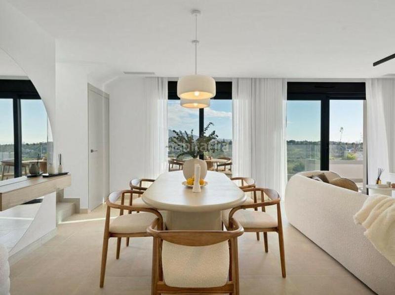 Foto 60c69ddf-65fc-46f0-b27f-319a94455a52. Dachwohnung mit parking pool in Nueva Atalaya Estepona