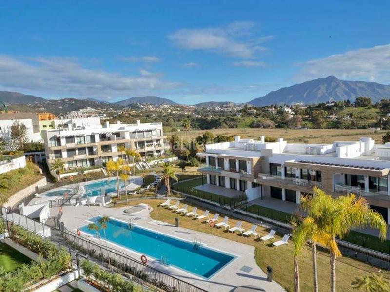 Foto 62d16c62-ad65-4ce0-982e-02648e170303. Dachwohnung mit parking pool in Nueva Atalaya Estepona