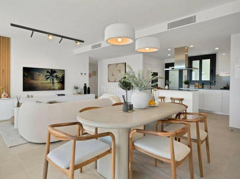 Foto f64598dd-6eb7-4a7a-af0b-320e11475d7e. Dachwohnung mit parking pool in Nueva Atalaya Estepona