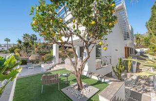 Casa a Puente Romano. Villa excepcional contemporánea en marbella montaña, nageles  mi