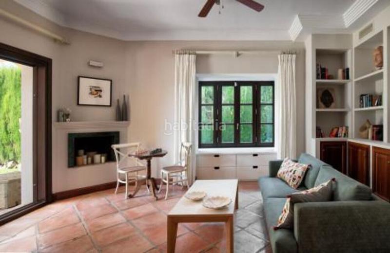 Foto f224ba21-d8bb-49e4-a565-4a18b213d000. Lloguer casa amb aparcament piscina a Sierra Blanca Marbella