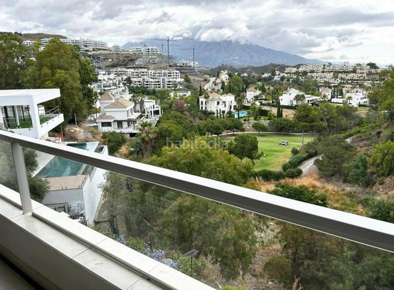 Foto 6a6c2ab2-48c1-49a5-a185-9253dc27fc49. Apartament amb aparcament piscina a La Quinta Benahavís