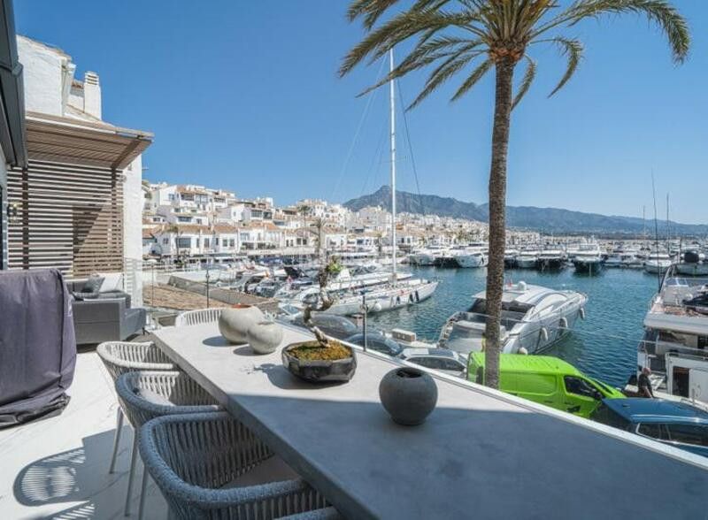 Foto 9f82cc0a-65cd-4bf9-a7bd-600cc844981c. Lloguer apartament amb aparcament a Puerto Banús Marbella