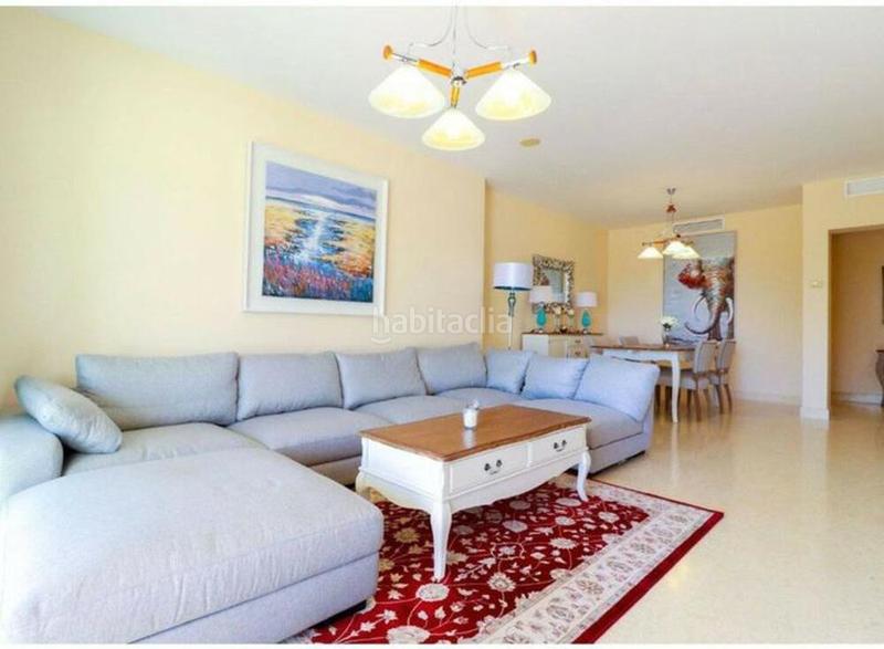 Foto 54c4f435-4f19-4b5a-96b8-0e346cdd590d. Location appartement avec parking piscine dans los arqueros - puerto del almendro Benahavís