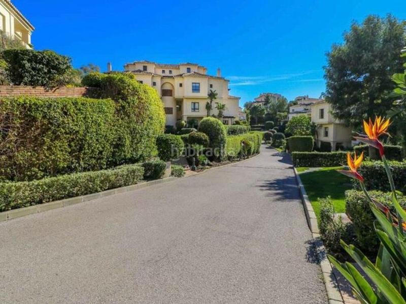 Foto 9e744495-1a2a-4d7d-9320-6aea27de0c5f. Location appartement avec parking piscine dans los arqueros - puerto del almendro Benahavís