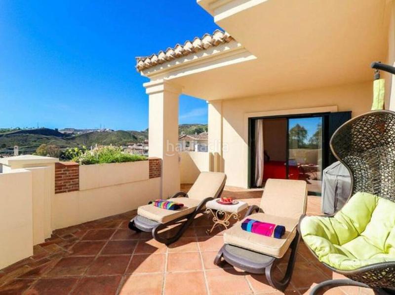 Foto f366fd39-79d6-4fce-9a48-7df80e3a37d9. Location appartement avec parking piscine dans los arqueros - puerto del almendro Benahavís