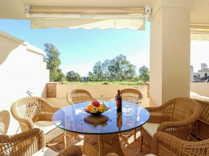 Foto fa0b0944-4829-4de1-9111-75aa2aecbd67. Miete appartement mit parking pool in los arqueros - puerto del almendro Benahavís