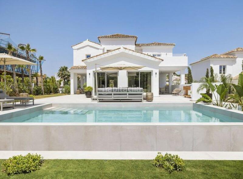 Foto 8d57c12b-9ba8-4be7-a0f6-711ec44c6ef8. Casa amb aparcament piscina a Casares golf - Casares del sol Casares