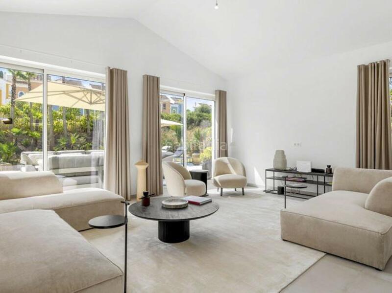 Foto af1a42ea-030e-4061-aaa4-93d922d51a22. Casa amb aparcament piscina a Casares golf - Casares del sol Casares