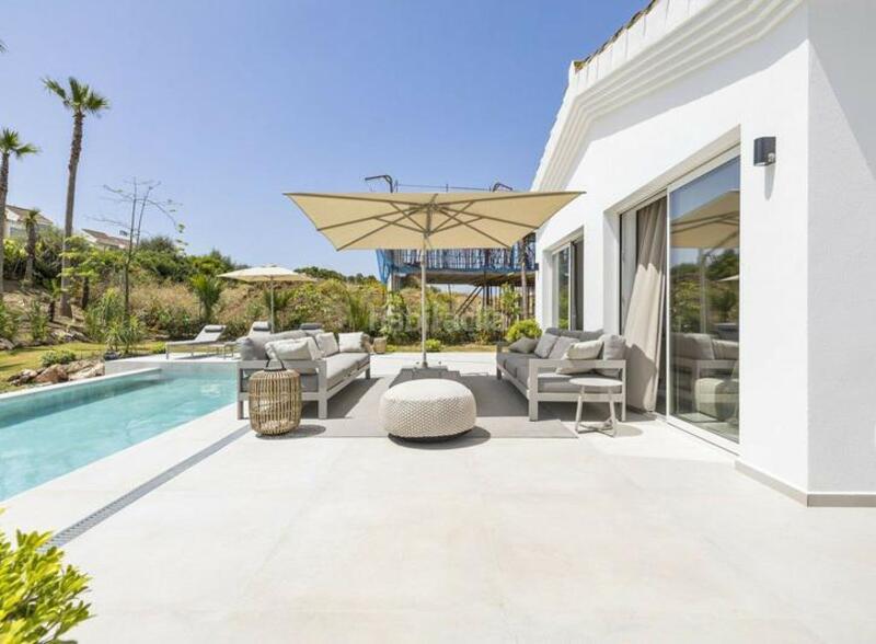 Foto d18aa71c-a262-40b3-bf05-1b877c47025a. Casa amb aparcament piscina a Casares golf - Casares del sol Casares