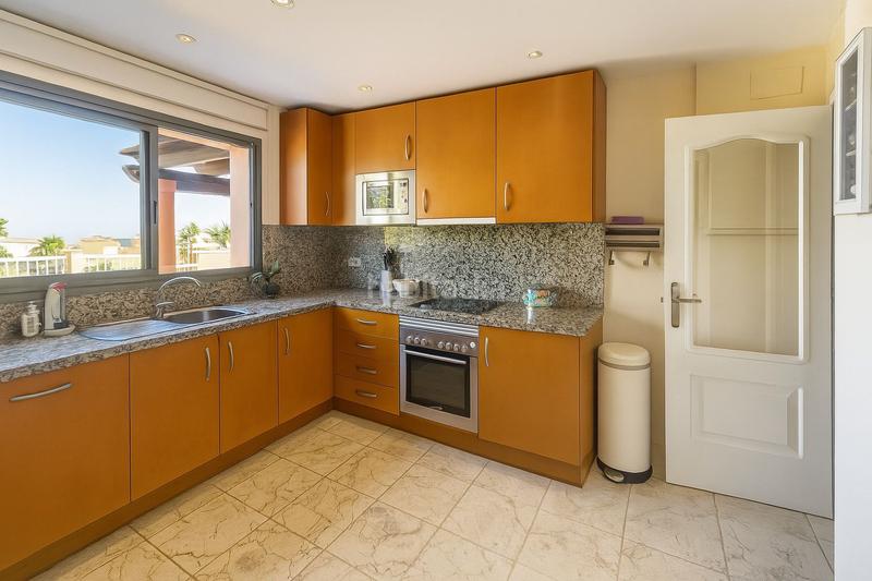 Foto 1c59c14f-dc7d-44bb-8134-847a1af87607. Miete dachwohnung mit parking pool in Benatalaya Estepona