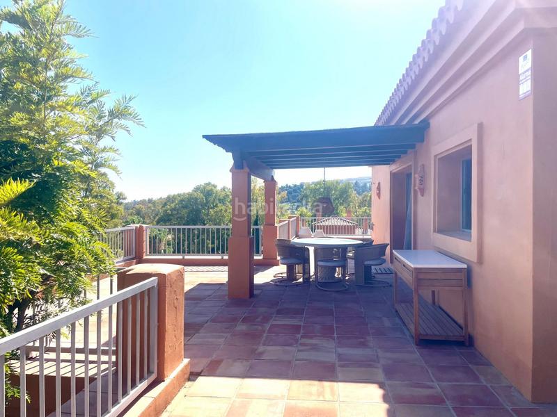 Foto 741d88cc-ad0a-4ce7-a504-297adb3bbadc. Miete dachwohnung mit parking pool in Benatalaya Estepona
