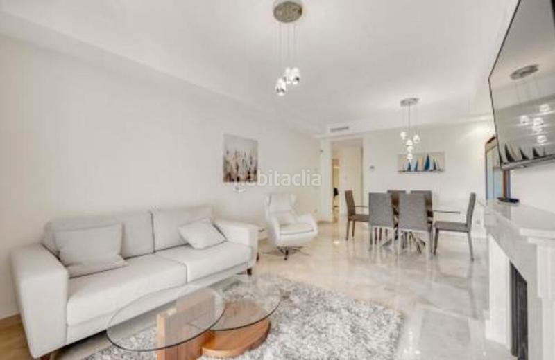 Foto 2d85bd2e-2bd2-44f4-b15a-6607c6cb0215. Miete erdgeschoss mit parking pool in Los Naranjos Marbella