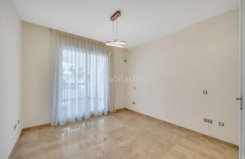 Foto 5d38f75b-c1ea-4a6a-b45d-b7dbc5391193. Miete erdgeschoss mit parking pool in Los Naranjos Marbella