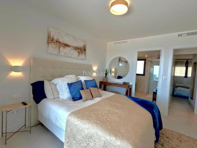 Foto 26025051-6687-4341-b233-768da5ea5064. Rent penthouse with parking pool in La Concha - Resina Golf Estepona