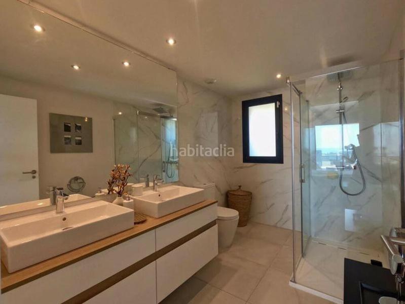 Foto ab7368ae-2292-4c13-a2bb-f0c56ec2547f. Rent penthouse with parking pool in La Concha - Resina Golf Estepona
