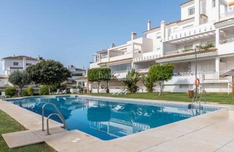 Foto 4e83b1b8-5567-43ae-ba9a-967654664cb0. Attico con parcheggio piscina in Río Real Marbella