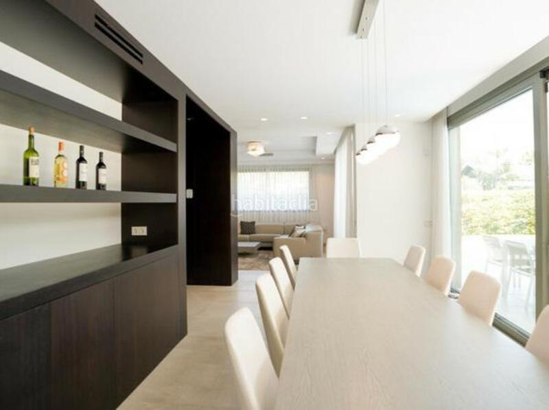 Foto 7f38e060-da52-4451-b403-ba1053167f9c. Alquiler casa lujo en Paraiso - Barronal Estepona