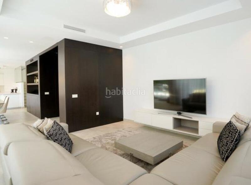 Foto 15ff0c32-e7ee-470c-98a7-cd1d059314a0. Lloguer casa amb calefacció aparcament piscina a Estepona