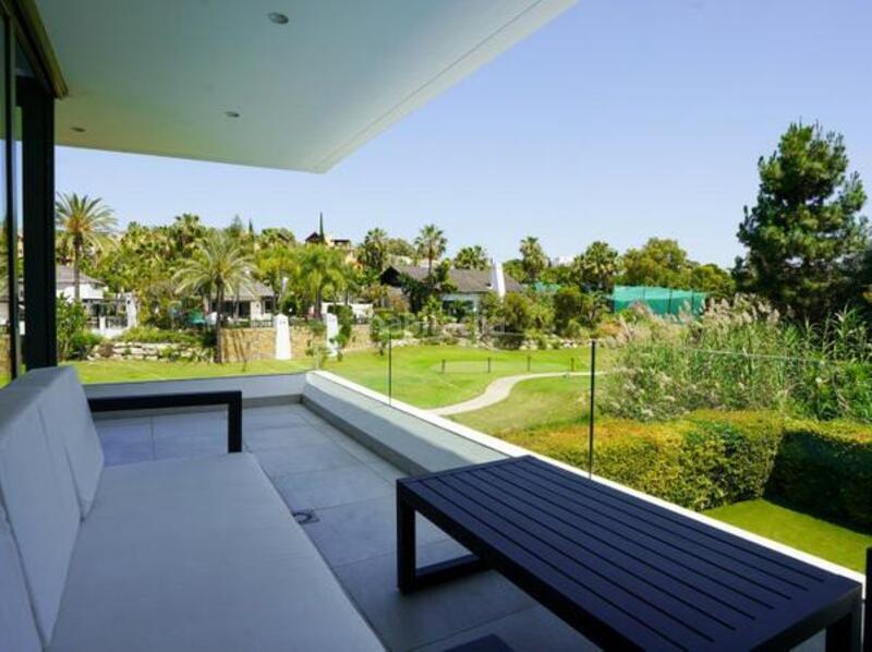 Foto 42226f75-f65a-4aca-be7a-542e22909464. Lloguer casa amb calefacció aparcament piscina a Estepona