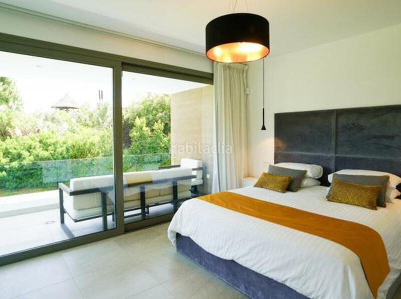 Foto 9f5b76a7-a605-4ae1-a4b3-7eba52284534. Lloguer casa amb calefacció aparcament piscina a Estepona