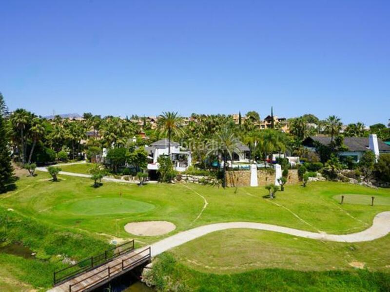 Foto bd127b81-a6ac-4ccf-b075-a80d73b3df29. Lloguer casa amb calefacció aparcament piscina a Estepona