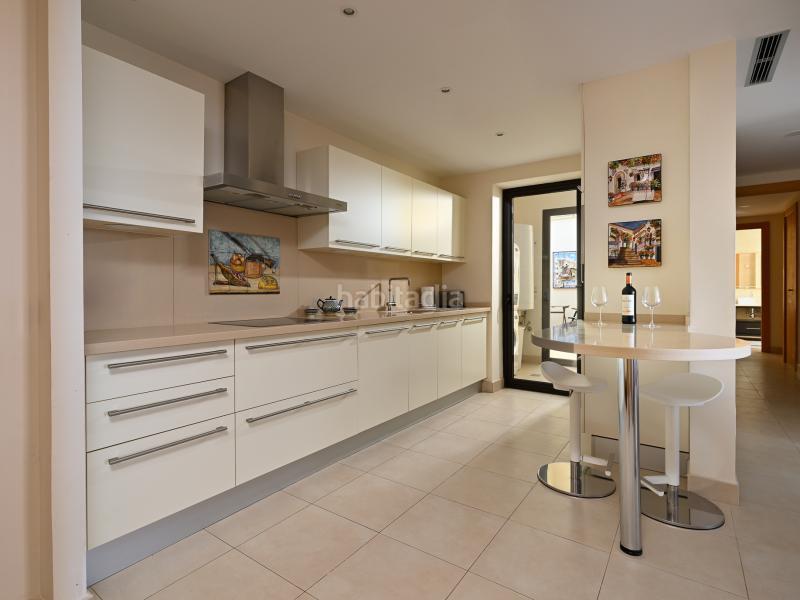 Foto 5b8cdf1c-7a1c-4b89-bbad-ec7d946b5258. Location appartement avec parking piscine dans Alto de los Monteros Marbella