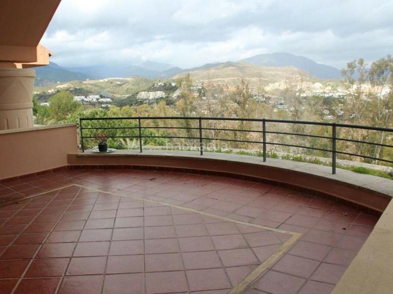 Foto 5c8335da-bb7a-4300-be9a-a6916a5ef4eb. Miete dachwohnung mit parking pool in Los Naranjos Marbella