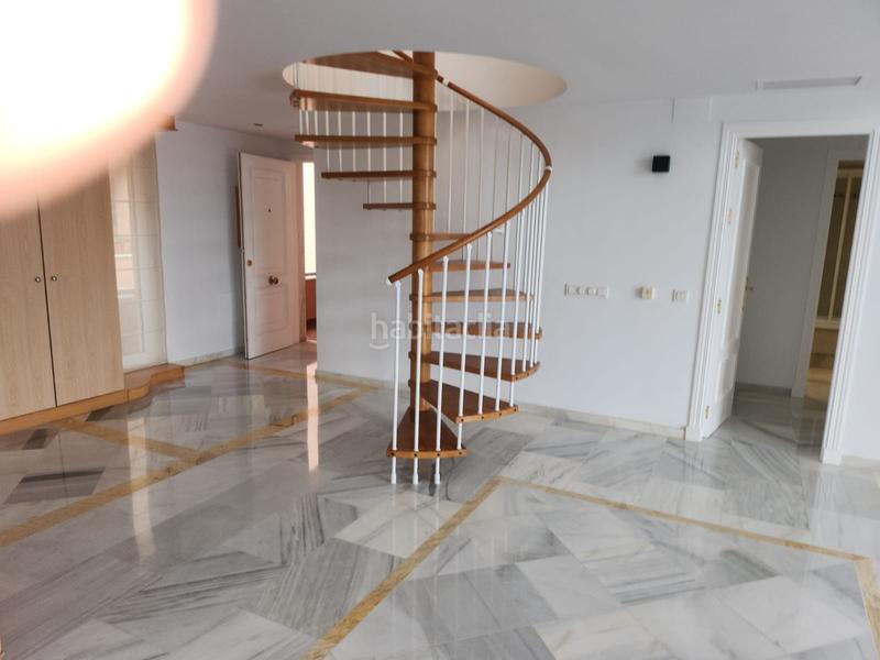 Foto f80ecfae-ff45-4cbe-bafa-c3d3f437bfdd. Miete dachwohnung mit parking pool in Los Naranjos Marbella