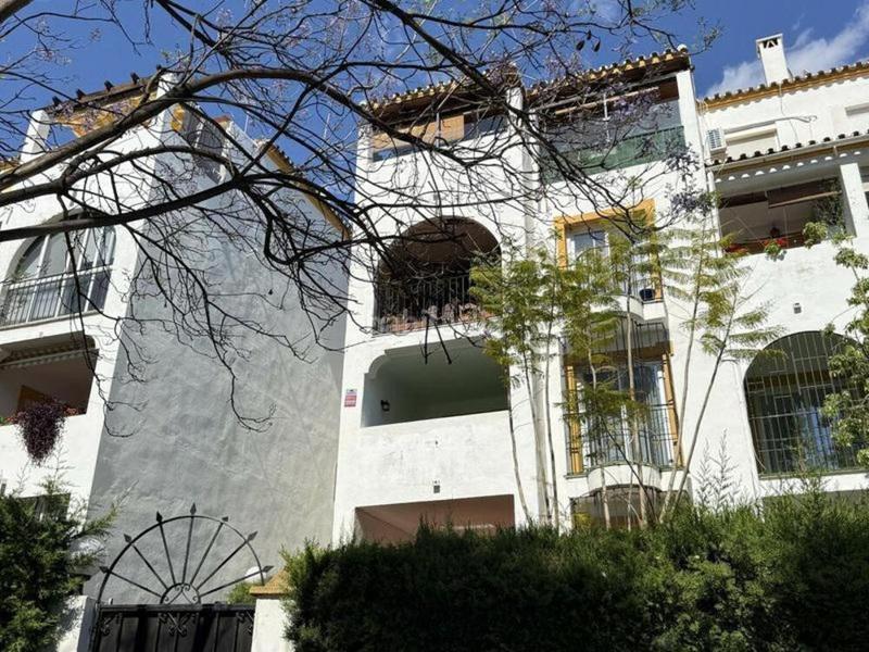 Foto e578bd4f-e0cc-4173-8ebb-a5225229e920. Location appartement avec parking piscine dans Paraiso - Barronal Estepona