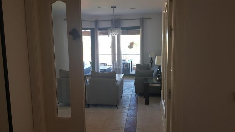 Foto 64a8c15e-04b6-421b-aa25-9bd0ae175b50. Alquiler ático precioso ático en Benatalaya, benahavis en Estepona