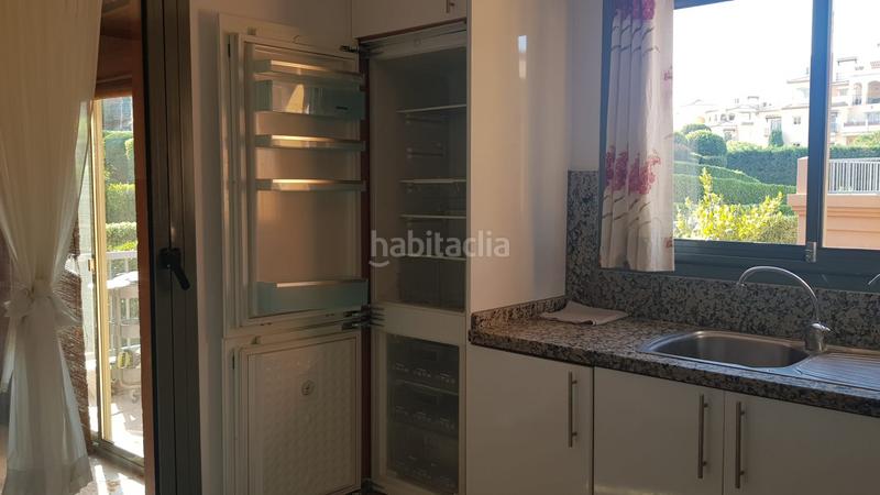 Foto 87a10fdf-301f-4cd4-8309-252d37cae694. Alquiler ático precioso ático en Benatalaya, benahavis en Estepona
