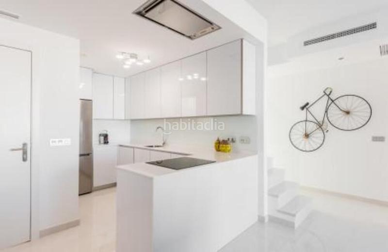 Foto e59e3e1a-81f4-4a9b-a2d5-e2acb60fa0b3. Miete dachwohnung mit parking in Bel - Air Estepona