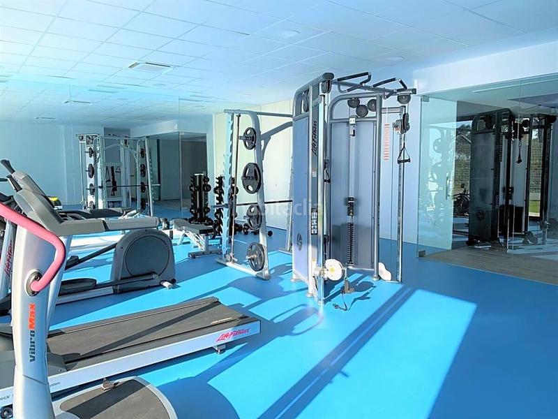 Foto 2ea304b6-8324-4449-97a5-be1989465ab2. Location appartement avec parking piscine dans Los Naranjos Marbella