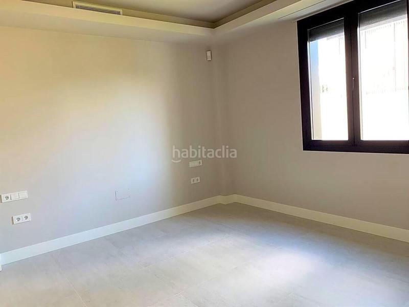 Foto 697e7865-2d82-4369-8987-b8c521a01fa8. Location appartement avec parking piscine dans Los Naranjos Marbella