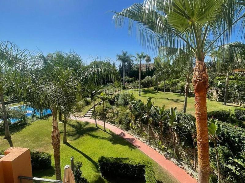 Foto 59d8a46d-94d1-4d9a-b6a3-73aaa365a439. Lloguer àtic amb aparcament piscina a Los Naranjos Marbella
