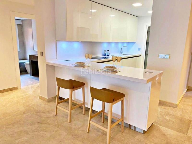 Foto 3d0c921c-a3c0-49e5-88fd-96227aec0244. Rent penthouse with parking pool in Los Naranjos Marbella