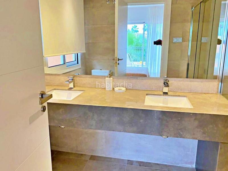 Foto 9010d8dc-15ab-42b9-99c4-0f31ec80397f. Rent penthouse with parking pool in Los Naranjos Marbella