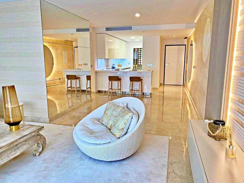 Foto 976a2dbb-4dd7-4d16-840c-178dcc87b891. Rent penthouse with parking pool in Los Naranjos Marbella
