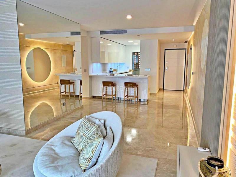 Foto b12d428b-ee8d-4d57-85af-1499c65e3de8. Rent penthouse with parking pool in Los Naranjos Marbella