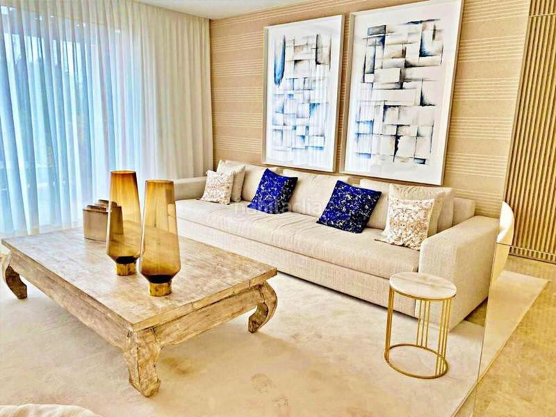 Foto c53781ef-13ff-40b2-978b-3b20da153cc1. Rent penthouse with parking pool in Los Naranjos Marbella