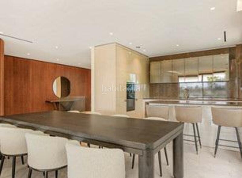 Foto 4d879ead-235b-4127-9612-7addcbc6cb1d. Alquiler planta baja lujo en Las Lomas de Río Verde Marbella