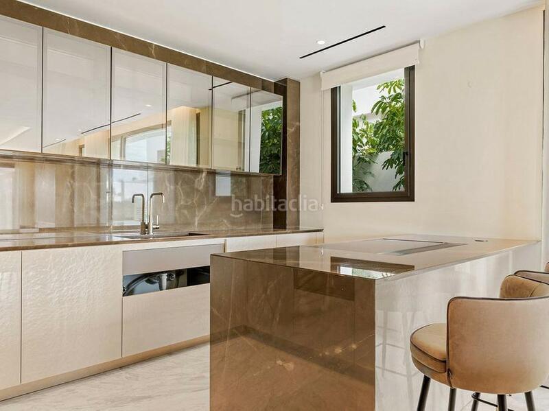 Foto 8e9716e6-1424-4328-9a5d-a725e4da0c3c. Rent ground floor with heating parking pool in Las Lomas de Río Verde Marbella