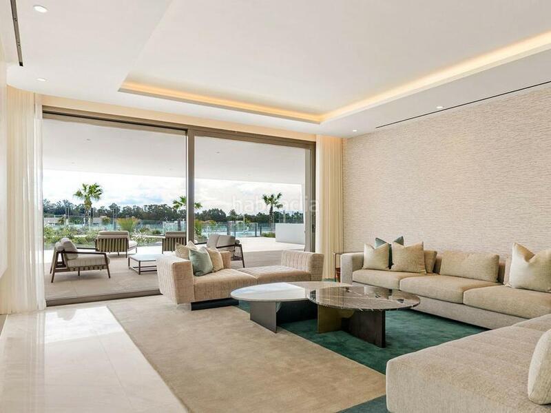 Foto c7442e85-e6a1-4f30-878d-4c89925a0254. Rent ground floor with heating parking pool in Las Lomas de Río Verde Marbella